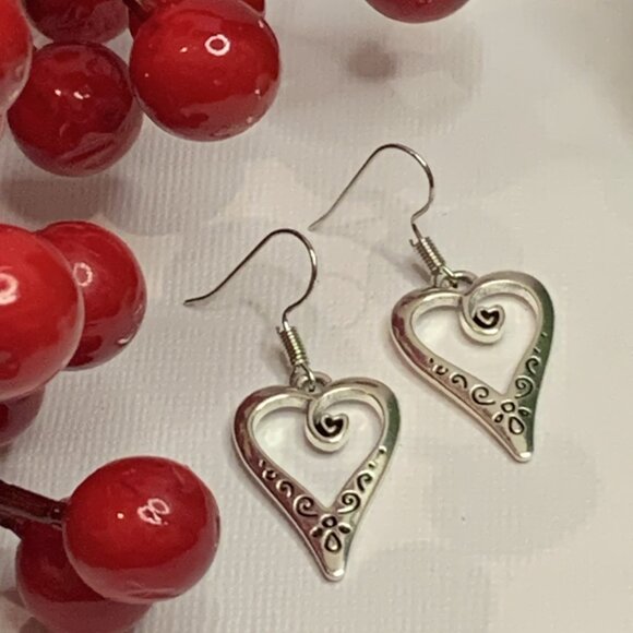 Celtic Earring, Heart Earring, Valentine Earring, Gift Idea, Anniversary Gift - Picture 5 of 5